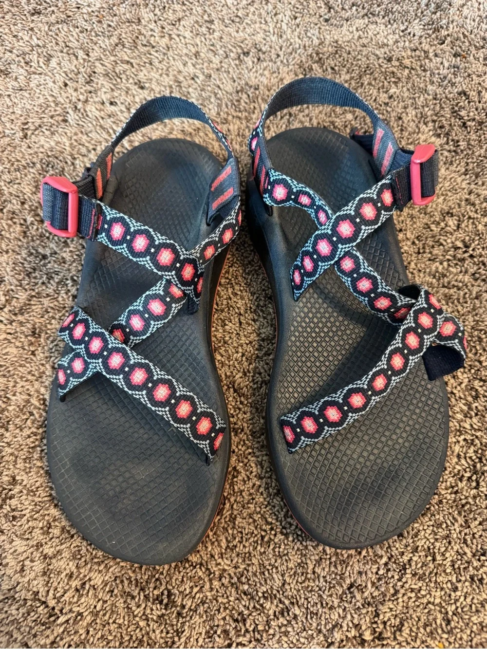 Chaco Sandals women’s size 9 navy blue and pink